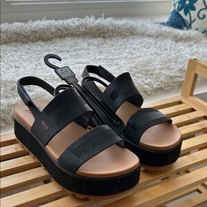 Reef Women's Black and Tan Platform Sandals